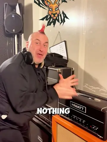 Reel by Hardcore Mania: punk with a red mohawk by the amps
